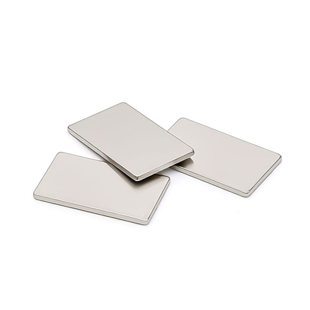 Ímãs de neodímio em motor vibratório