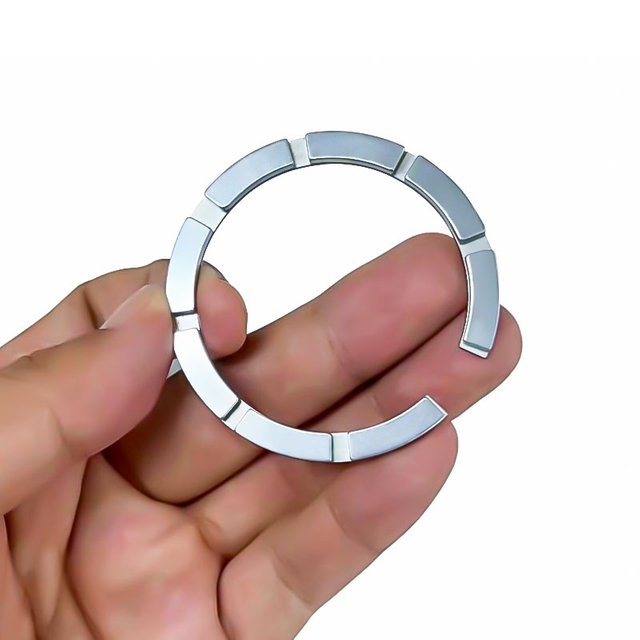 Ímãs de neodímio em carregador sem fio